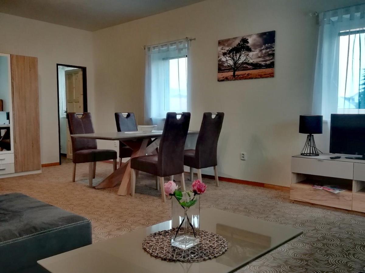 Apartmany U Stribrnych Градец-Кралове Экстерьер фото